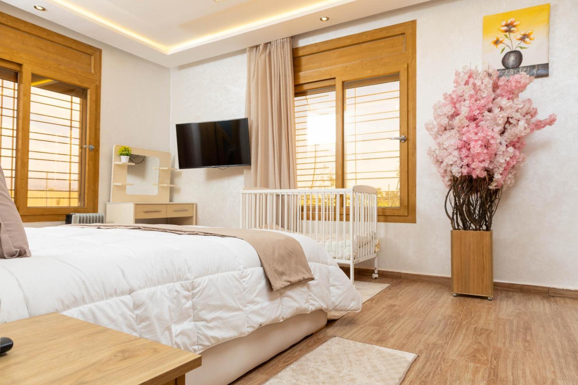 Peaceful Family On A Farm With Private Pool And Stunning Mountain Views Villa