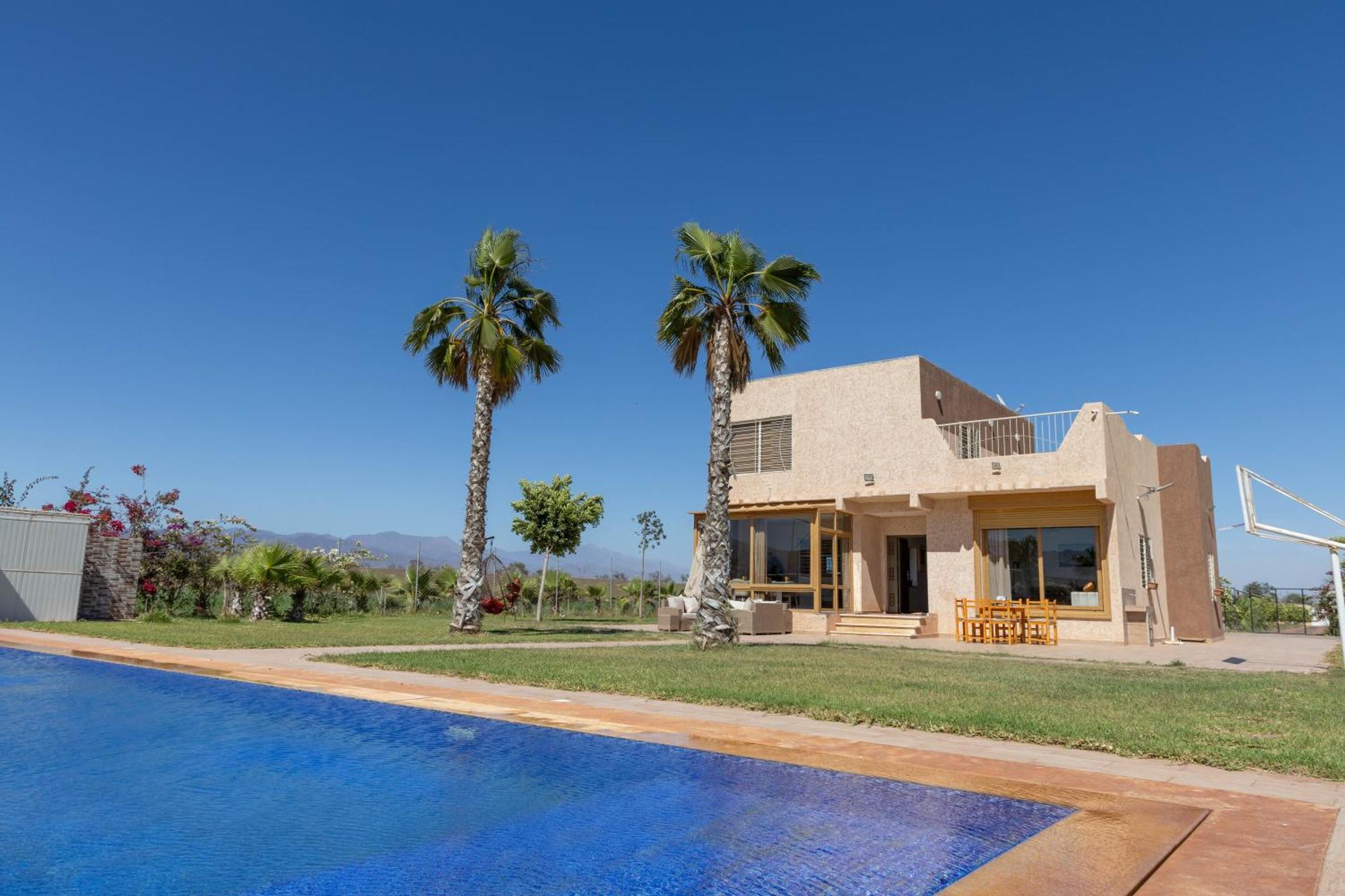Peaceful Family On A Farm With Private Pool And Stunning Mountain Views *